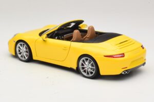 Porsche 911 991 Carrera S Cabriolet Amarelo Minichamps 1:18 100061031 Metal - imagem 7 de 8