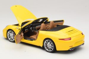 Porsche 911 991 Carrera S Cabriolet Amarelo Minichamps 1:18 100061031 Metal - imagem 5 de 8