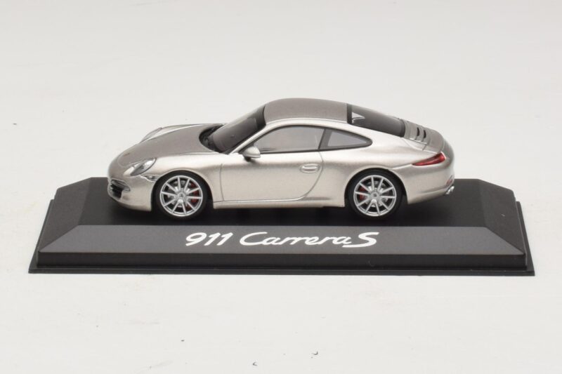 Porsche 911 991 Carrera S Prata Metálico Minichamps 1:43 Porsche 911 991 Carrera S Prata Metálico Minichamps 1:43 WAP0200130C Metal