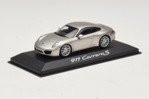 Porsche 911 991 Carrera S Prata Metálico Minichamps 1:43 WAP0200130C Metal - imagem 2 de 4