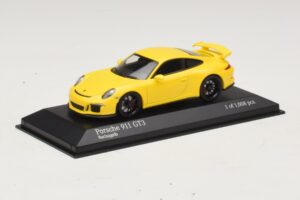 Porsche 911 991 GT3 Amarelo Minichamps 1:43 410062021 Metal - imagem 2 de 4