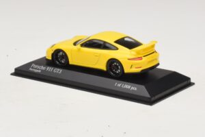 Porsche 911 991 GT3 Amarelo Minichamps 1:43 410062021 Metal - imagem 3 de 4