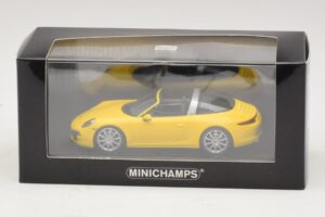 Porsche 911 991 Targa Amarelo Minichamps 1:43 410062441 Metal - imagem 4 de 4