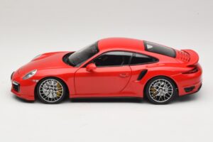 Porsche 911 991 Turbo S Vermelho Minichamps 1:18 110062320 Metal - imagem 4 de 8