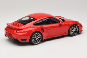 Porsche 911 991 Turbo S Vermelho Minichamps 1:18 110062320 Metal - imagem 2 de 8