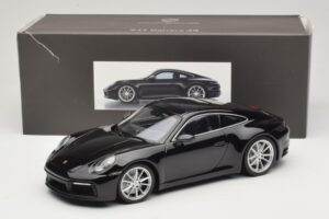 Porsche 911 992 Carrera 4S Preto Minichamps 1:18 WAP0211120R992 Metal - imagem 6 de 6
