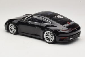 Porsche 911 992 Carrera 4S Preto Minichamps 1:18 WAP0211120R992 Metal - imagem 5 de 6