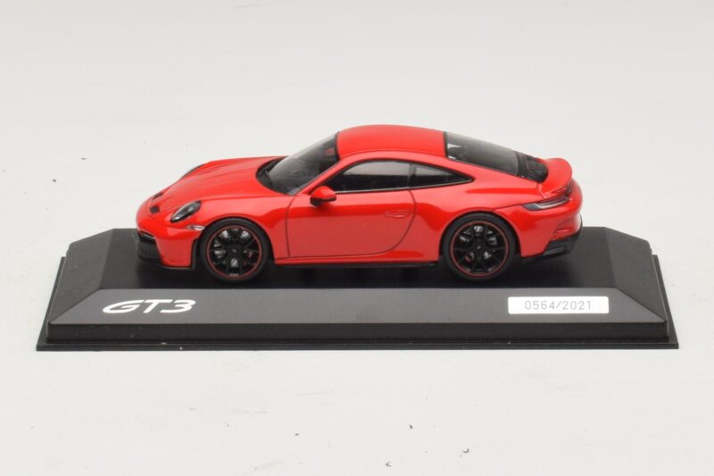 Porsche 911 992 GT3 Touring Vermelho Minichamps 1:43 Porsche 911 992 GT3 Touring Vermelho Minichamps 1:43 WAP02012617-R1 Metal