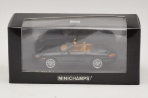 Porsche 911 996 Cabriolet Preto Metálico Minichamps 1:43 400061090 Metal - imagem 4 de 4
