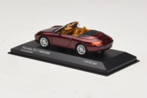 Porsche 911 996 Cabriolet Vermelho Metálico Minichamps 1:43 400061092 Metal - imagem 3 de 4