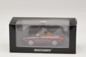 Porsche 911 996 Cabriolet Vermelho Metálico Minichamps 1:43 400061092 Metal - imagem 4 de 4