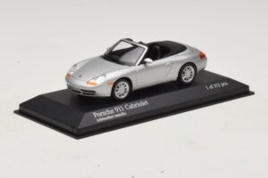 Porsche 911 996 Cabriolet Prateado Metálico Minichamps 1:43 400061091 Metal - imagem 2 de 4