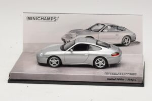 Porsche 911 996 Carrera 40.º Aniversário Prata Minichamps 1:43 436061070 Metal