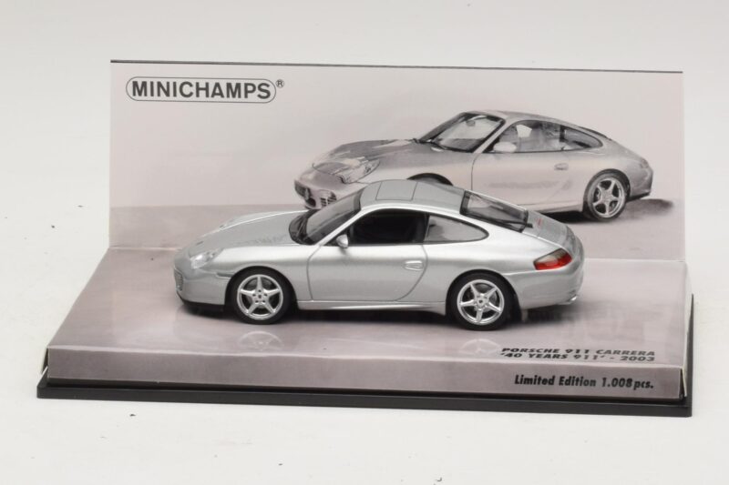 Porsche 911 996 Carrera 40.º Aniversário Prata Minichamps 1:43 436061070 Metal