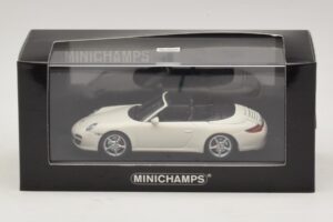 Porsche 911 997 Carrera 4S Cabriolet Branco Minichamps 1:43 400066431 Metal - imagem 4 de 4