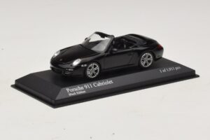 Porsche 911 997 Carrera Cabriolet Black Edition Minichamps 1:43 400066434 Metal - imagem 2 de 4