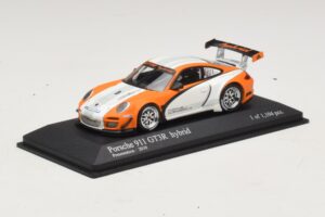 Porsche 911 997 GT3 R Hybrid Presentation 2010 Minichamps 1:43 410108900 Metal - imagem 2 de 4