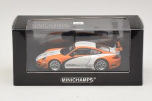 Porsche 911 997 GT3 R Hybrid Presentation 2010 Minichamps 1:43 410108900 Metal - imagem 4 de 4