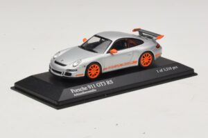 Porsche 911 997 GT3 RS Prata Minichamps 1:43 400066000 Metal - imagem 2 de 4