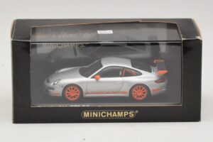 Porsche 911 997 GT3 RS Prata Minichamps 1:43 400066000 Metal - imagem 4 de 4