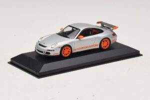 Porsche 911 997 GT3 RS Prata Laranja Minichamps 1:43 403066013 Metal - imagem 2 de 4