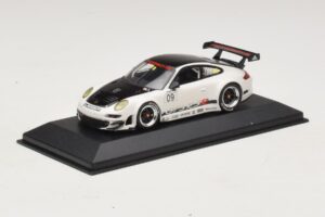 Porsche 911 997 GT3 RSR #9 Presentation 2009 Minichamps 1:43 400096909 Metal - imagem 2 de 4