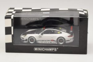 Porsche 911 997 GT3 RSR #9 Presentation 2009 Minichamps 1:43 400096909 Metal - imagem 4 de 4
