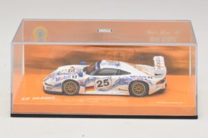 Porsche 911 GT1 #25 B. Wollek / T. Boutsen / H-J. Stuck 24 Hours of Le Mans 1996 Minichamps 1:43 403966625 Metal - imagem 4 de 5