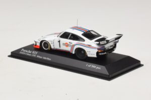Porsche 935 Martini Racing #1 R. Stommelen / M. Schurti Winner Dijon 6 Hours 1976 Minichamps 1:43 400766311 Metal - imagem 3 de 4