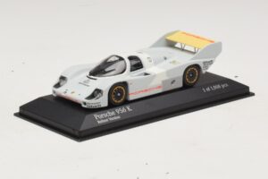 Porsche 956K Rollout Version 1982 Minichamps 1:43 400826799 Metal - imagem 2 de 4