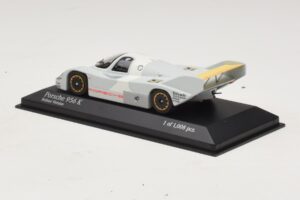 Porsche 956K Rollout Version 1982 Minichamps 1:43 400826799 Metal - imagem 3 de 4