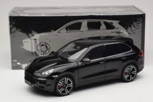 Porsche Cayenne Turbo S 92A Preto Metálico Minichamps 1:18 110062100 Metal - imagem 8 de 8