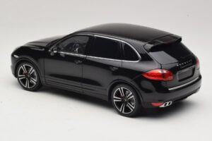 Porsche Cayenne Turbo S 92A Preto Metálico Minichamps 1:18 110062100 Metal - imagem 7 de 8