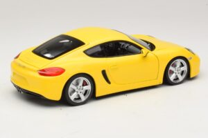 Porsche Cayman 981 Amarelo Minichamps 1:18 110062220 Metal - imagem 3 de 8