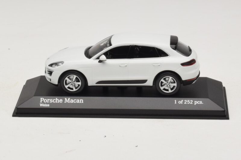 Porsche Macan 95B Branco Minichamps 1:43 Porsche Macan 95B Branco Minichamps 1:43 410062601 Metal