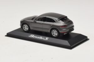 Porsche Macan S Diesel 95B Bronze Metálico Minichamps 1:43 WAP0201510E Metal - imagem 3 de 4
