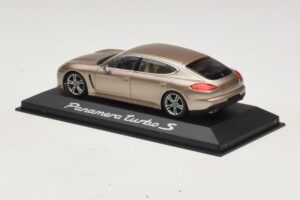 Porsche Panamera 970 Turbo S Bronze Metálico Minichamps 1:43 WAP0200600E Metal - imagem 3 de 4