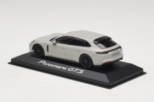Porsche Panamera GTS 971 Chalk Grey Minichamps 1:43 WAP0207640J Metal - imagem 3 de 4