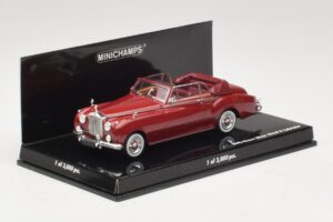 Rolls-Royce Silver Cloud II Cabriolet Vermelho Minichamps 1:43 436134930 Metal - imagem 2 de 4