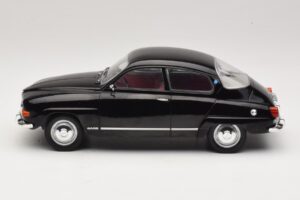 Saab 96 V4 Preto MCG 1:18 MCG18063 Metal - imagem 3 de 6