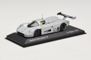 Sauber Mercedes C9 #63 J. Mass / M. Reuter / S. Dickens Winners 24 Hours of Le Mans 1989 Minichamps 1:43 B66041033 Metal - imagem 2 de 5