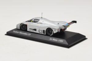 Sauber Mercedes C9 #63 J. Mass / M. Reuter / S. Dickens Winners 24 Hours of Le Mans 1989 Minichamps 1:43 B66041033 Metal - imagem 3 de 5