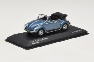 Volkswagen 1302 Cabriolet Azul Metálico Minichamps 1:43 430055042 Metal - imagem 2 de 4