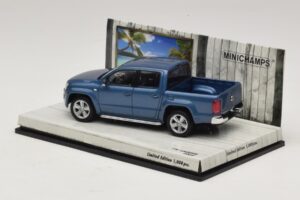 Volkswagen Amarok Azul Metálico Minichamps 1:43 436058362 Metal - imagem 3 de 5