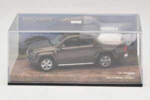 Volkswagen Amarok Marrom Metálico Minichamps 1:43 436058361 Metal - imagem 4 de 5