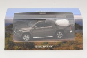 Volkswagen Amarok Marrom Metálico Minichamps 1:43 436058361 Metal - imagem 5 de 5