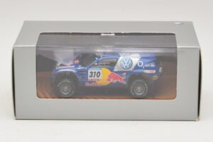 Volkswagen Race Touareg Red Bull #310 Edição Concessionário 2005 Minichamps 1:43 7LO099400PD310 Metal - imagem 5 de 5