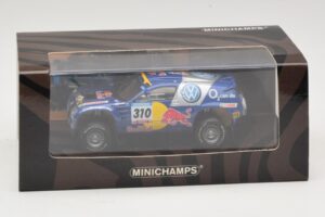 Volkswagen Race Touareg Red Bull #310 J. Kleinschmidt / F. Pons Dakar Rally 2005 Minichamps 1:43 436055310 Metal - imagem 5 de 5