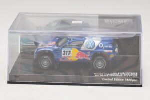Volkswagen Race Touareg Red Bull #317 Gordon / von Zitzewitz Dakar Rally 2005 Minichamps 1:43 436055317 Metal - imagem 4 de 5