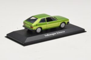 Volkswagen Scirocco Mk1 Verde Metálico Maxichamps 1:43 940050420 Metal - imagem 2 de 4